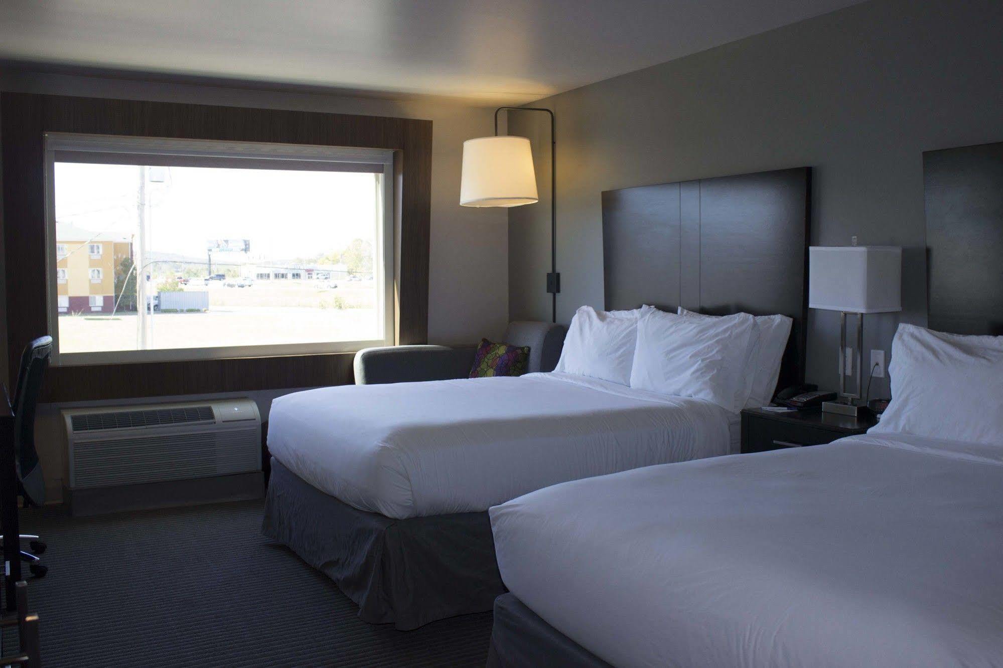 Holiday Inn Express And Suites Tahlequah By Ihg Eksteriør billede